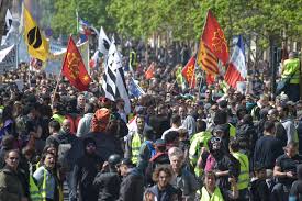 Depuis un an, le mouvement des gilets jaunes manifeste à toulouse et dans toute la france contre la vie chère, pour une meilleure répartition des richesses et plus de démocratie. Gilets Jaunes A Quoi S Attendre Ce Samedi 4 Mai A Travers La France