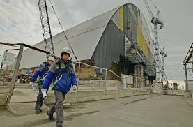 Im inneren des reaktors wabert eine lavaartige kernbrennstoffmasse. Tschernobyl Der Unglucksreaktor Kommt Unter Die Haube Wissen Stuttgarter Zeitung