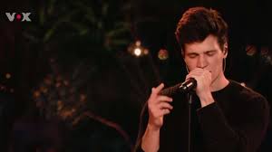 Er präsentiert den offiziellen song der ard bei der. Sing Meinen Song Vox Wincent Weiss Rechnet Mit Vater Ab Emotionales Gestandnis Tv