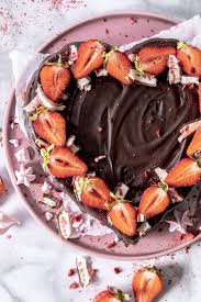 Yogurette Herztorte Zum Muttertag Mit Erdbeeren Und Schokolade Emma S Lieblingsstucke Rezept Herztorte Lebensmittel Essen Lecker Backen