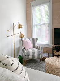 By adding splashes of bright color and decorating with the spirit and energy of summer in mind, designer stephen shubel transformed this cottage into a place that's perfect for entertaining inside and out. 11 Summer Cottage Decorating Ideas Rambling Renovators