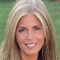 Lori Reichert's Instagram, Twitter & Facebook