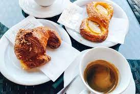 It works similar to an espresso machine—the water is heated, and the steam is then pressurized through ground coffee. The Best Coffee In Florence Italy Best Caffes In Florence