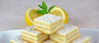 Ouale le mixam cu un praf de sare si cu zaharul pana devin ca o crema. Reteta Desert Prajitura Alba Ca Zapada