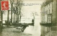 Elle est située au confluent de la saône et du doubs. Verdun Sur Le Doubs Verdun Sur Le Doubs Crue Du Doubs Janvier 1910 Place De La Mairie Carte Postale Ancienne Et Vue D Hier Et Aujourd Hui Geneanet