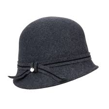 Well you're in luck, because here they come. Cappello Cloche Feltro Dettaglio In Velluto Cappelleria Hutstuebele Cappelli E Berretti Per Uomo Donna Bambino