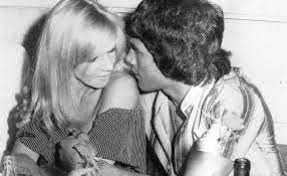 Se metía en los bares, jugaba a las cartas con amigos y chupaba. Las Fotos De Un Romance Tan Apasionado Como Tormentoso Susana Gimenez Y Carlos Monzon Infoveloz Com