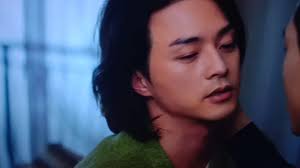 I was amused with this scene with #KimJiHoon he is kissing with other male  lead this is from the series Love to hate you still showing