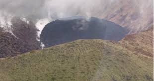 Point culminant des petites antilles, le volcan de la soufrière offre à to connect with la soufrière, guadeloupe, join facebook today. New Dome At La Soufriere Volcano Continues To Grow And Produce Steam And Gas Carilec