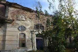 Conform documentelor, in anul 1786 a fost imbunatatit. Reabilitarea Èi Restaurarea Castelului Teleki In DesfÄÈurare ToÈi Cei Ce Vor Intra Pe Poarta Transilvaniei Vor Descoperi Unul Dintre Cele Mai Frumoase Locuri Din JudeÈul Nostru Video Observatorbn