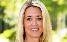 Jessica Saffell's Instagram, Twitter & Facebook