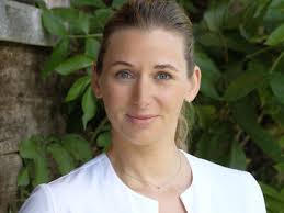 Bergdoktor"-Star Andrea Gerhard: Linn-Darstellerin dreht jetzt für  Kultserie