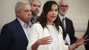 Con este triunfo, siches, quien fue elegida por primera vez presidenta del colmed en 2017, siendo la primera mujer en ocupar este cargo, continuará al frente de la agrupación hasta 2023, escoltada por. Izkia Siches Es Elegida Por La Revista Time Entre Los 100 Lideres Emergentes Epicentro Chile