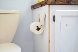We've seen wall art made using toilet paper rolls before, but i think this is my favorite application of the technique. Einfache Ausgefallene Und Diy Wc Papierrollenhalter Zum Selbermachen