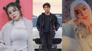 Aktor rizky billar dan influencer sekaligus pengusaha terkenal putra siregar berniat untuk memajukan klub sepak bola psms medan. 6 Deretan Artis Yang Pernah Dekat Dengan Rizky Billar Ada Vanessa Vanesha Prescilla Lesty Kejora Surya Malang