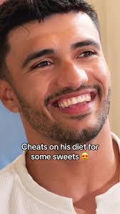 Devin Hinton's Instagram, Twitter & Facebook