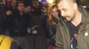 Ünlü oyuncu nejat i̇şler, 2014 yılında septik şok geçirerek uzun süre komada kalmış ve sonrasında elindeki üç parmağı kesilmişti.alkol ve tütün ürünlerini kullanması yasak olan oyuncu, önceki akşam kız arkadaşıyla cihangir'de sarhoş görüntülendi. Nejat Isler Eski Sevgilisiyle Magazin