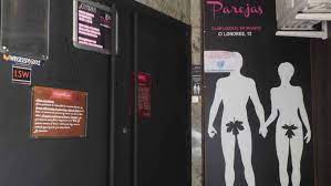 En tres clubs 'swingers' de Madrid: con mascarilla para el sexo, aunque  los límites los pone uno