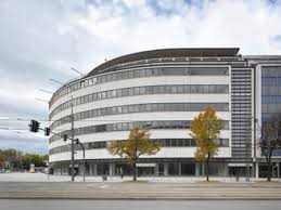 It is organised as a special purpose association (german: Staatliche Museum Fur Archaologie Bauwelt