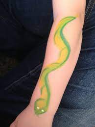 How do you make a snake pose believable? Super Easy Snake Face Paint My Kid Craft