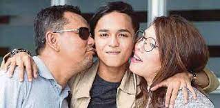 Bagi yang bertanya, biodata aiman tino adalah seperti berikut. Isu Video Panas Viral Ini Respon Komen Bapa Aiman Tino Sensasi Selebriti