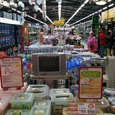 Depo bangunan adalah pioner yang memperkenalkan cara berbelanja bahan bangunan dengan konsep one stop shopping, tempat dimana kita dapat berbelanja segala kebutuhan tersebut dalam satu atap, lengkap, nyaman, harga relatif murah, dan kualitas terjamin. Depo Bangunan Loja De Ferramentas
