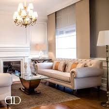 Always Chic Dorya S Dorian Sofa Veneto Cocktail Table And Delaney End Table Enhance The Ambiance Dorya Doryainteriors Doryahome Interiord Mobilya Fikirler