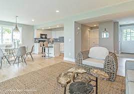 Gorgeous beaches, great restaurants and bountiful. Modern Hamptons Style Beach House Modern Wohnbereich New York Von Ocean Blu Designs Houzz