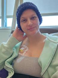 ENTRY 1 ! Pinkflash's eyebrow stamp is a total game-changer for effortless,  on-point brows! It's so easy to use and gives me perfectly shaped brows  every time. I'm obsessed with how precise