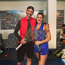 Tenise 4 yaşında başlayan bencic,1 tek kadınlar sıralamasında 22 şubat 2016 tarihinde 7. Fux Uber Die Neue Beziehung Von Belinda Bencic Blick