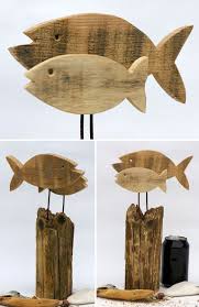 Deko Fische Aus Treibholz Eine Schone Diy Idee Aus Dekofische Diyidee Eine Maritim Schone Treibholz In 2020 Treibholz Fisch Deko Fische Maritime Deko