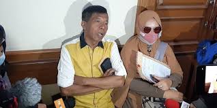 11 potret rumah dinas arumi bachsin dan emil dardak di surabaya. Beda Pandangan Soal Poligami Kiwil Dan Rohimah Tetap Lanjutkan Proses Perceraian