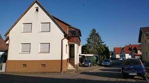 Die angebotenen wohnimmobilien teilen sich auf in 2 mietwohnungen bzw. Haus Mit Potenzial In Baden Wurttemberg Elchesheim Illingen Einfamilienhaus Kaufen Ebay Kleinanzeigen