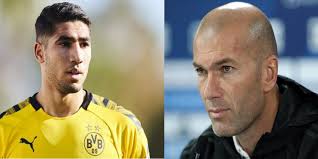 نظرًا لكونه من أمهر لاعبي كرة القدم، كان زيدان صانع ألعاب من النخبة، اشتهر بأناقته ورؤيته وتحكمه في الكرة وبراعته. ÙˆÙƒÙŠÙ„ Ø£Ø¹Ù…Ø§Ù„ Ø­ÙƒÙŠÙ…ÙŠ ÙŠ Ø­Ù…Ù„ Ø²ÙŠØ¯Ø§Ù† Ù…Ø³Ø¤ÙˆÙ„ÙŠØ© Ø§Ù†ØªÙ‚Ø§Ù„ Ù„Ø§Ø¹Ø¨Ù‡ Ø¥Ù„Ù‰ Ø¥Ù†ØªØ±