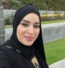 My sister maryam from somalia looking for halaal marriage Age from 35yrs  old and above Preferably from United States , canada or Scandinavian Well  educated. He must be muslim 100% praying 5times