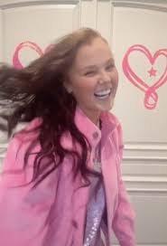 Hi joelle, when you're 18, let me know if you're single and like older guys. Jojo Siwa Dyes Her Famous Blonde Hair Brunette And Shocks Fans With The Surprise Drastic Transformation