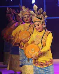 Dan turutlah akan apa yang diwahyukan kepadamu dari tuhanmu, (dan janganlah menurut adat resam jahiliyah); 224 Adat Photos Free Royalty Free Stock Photos From Dreamstime