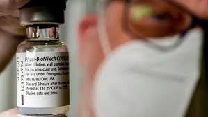 Bu aşıyı da aile sağlık merkezleri'nde olabilir miyim? Hemsirelerin Biontech Asisiyla Sinavi Bir Damla Ziyan Olmasin Diye Uretmedikleri Cozum Kalmadi Dailymotion Video