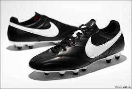 Pin De Blaine Pannell En Espuelas En 2021 Tachos De Futbol Botas De Futbol Botines Futbol