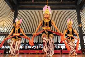 Tari yang dibawakan penari putra dan putri ini berlatar belakang dari wayang srikandi meguru. Tarian Yogyakarta Lengkap Dengan Gambar Dan Keterangannya