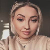 Hannah Lea's Instagram, Twitter & Facebook