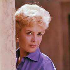 Let's welcome our new members: Hoover Amy, Susie Frew, Louis Garrant, Kathy  Lee, Fabiana Amaral, Charity Crockett, G Donna Wolford, Theresa Miele,  Rusty Chaney, Daniela Chiappetta, Lester Matte, Millette Vickerman, Diane  Davidson