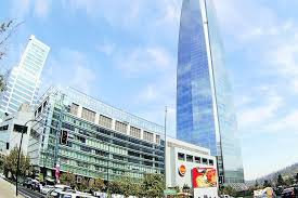 Costanera center es un proyecto inmobiliario ubicado en la comuna de providencia en la ciudad de su edificio central, la gran torre santiago, cuenta con un área total de 128 000 m², tiene una altura. Providencia Decide Cerrar Costanera Center Y Gobierno Se Reune Con Malls Para Abordar Pasos A Seguir La Tercera