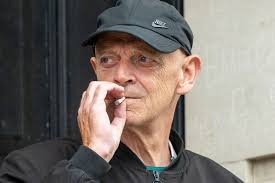 Glass symbol highlights city's shame