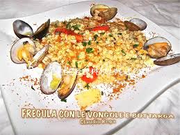 Regolate di sale, appena riprende il bollore, aggiungere la fregola, attenti a non farla asciugare troppo altrimenti aggiungere un pò di acqua. Ricetta Fregola Sarda Con Vongole E Bottarga Di Claudio Rega
