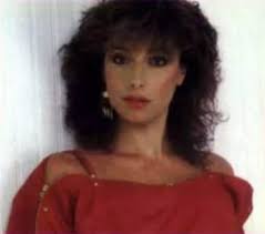 A Murit Rose Laurens, Interpreta Melodiei "Africa"