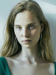 Paula Schuster's Instagram, Twitter & Facebook