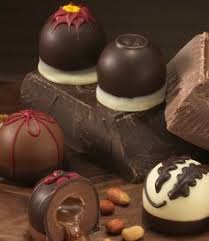 Pin By Orkid Nour On Pralines Truffles And Chocolate Artisan Chocolate Gourmet Chocolate Chocolate Shoppe