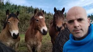 David Luaces, ganadero de 22 años: "O traballo non é escravo, e se houbese  man de obra sería aínda máis levadeiro"