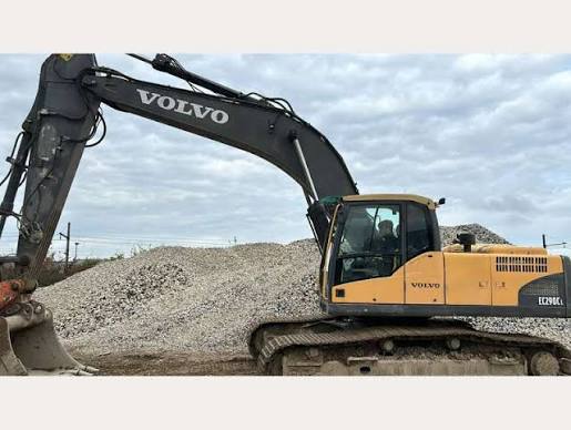 Volvo EC290C-L Excavator